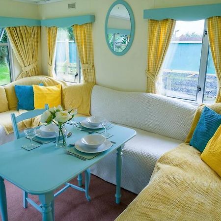 Wind In The Willows: Sleeps 4, Kitchen, Bathroom, Lounge, Wifi Napton on The Hill Luaran gambar
