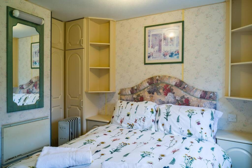 Wind In The Willows: Sleeps 4, Kitchen, Bathroom, Lounge, Wifi Napton on The Hill Luaran gambar
