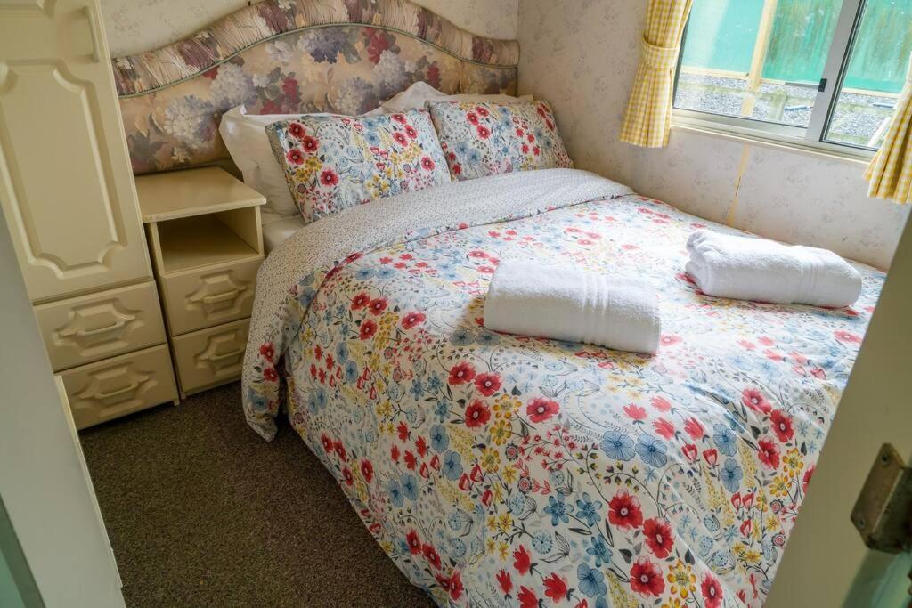 Wind In The Willows: Sleeps 4, Kitchen, Bathroom, Lounge, Wifi Napton on The Hill Luaran gambar