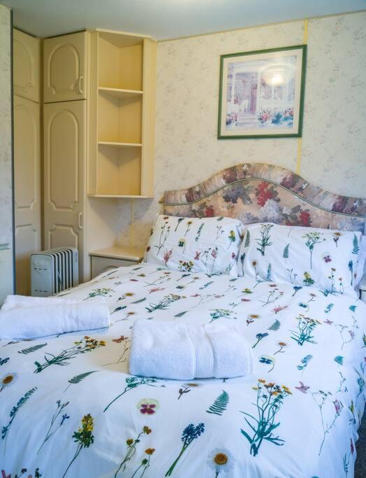 Wind In The Willows: Sleeps 4, Kitchen, Bathroom, Lounge, Wifi Napton on The Hill Luaran gambar