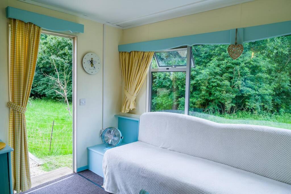 Wind In The Willows: Sleeps 4, Kitchen, Bathroom, Lounge, Wifi Napton on The Hill Luaran gambar
