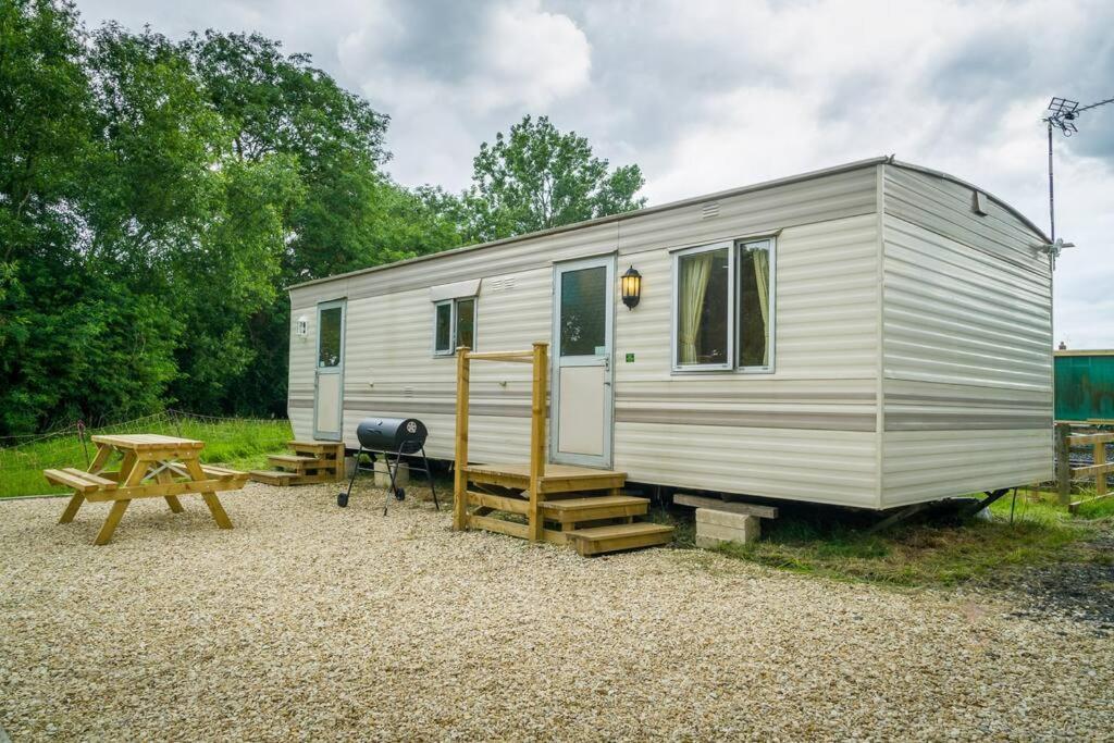 Wind In The Willows: Sleeps 4, Kitchen, Bathroom, Lounge, Wifi Napton on The Hill Luaran gambar